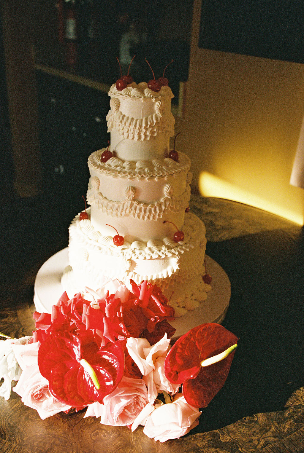Retro wedding cake for the Lacy Lane Las Vegas wedding